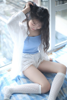 好看的PRADA大片朋友妈妈